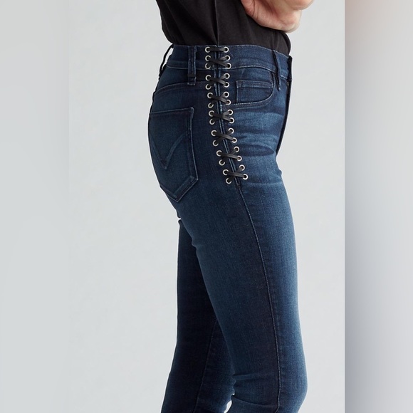 Hudson Barbara Super Skinny Ankle Jean - Picture 1 of 8